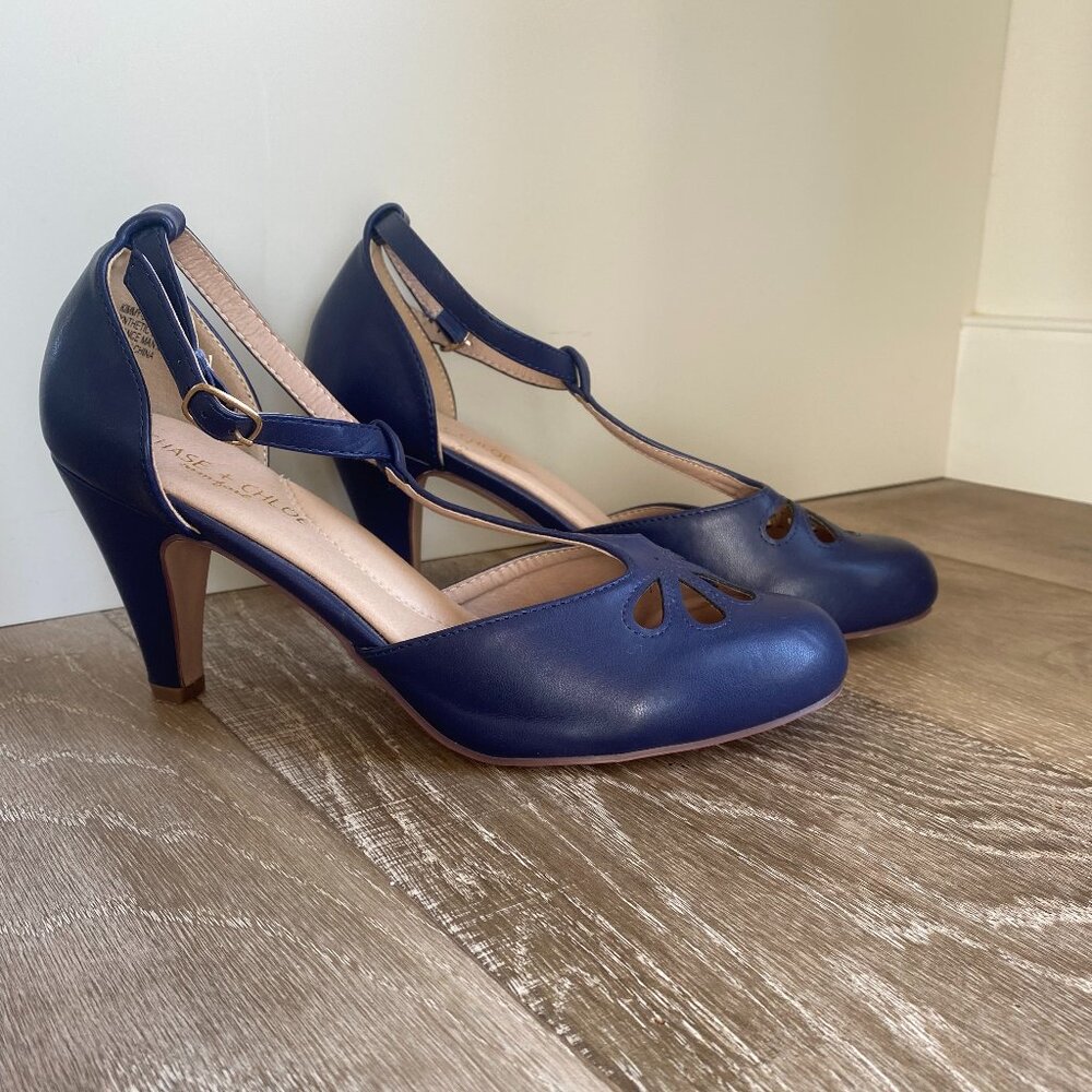Like new Chloe & Chase Kimmy t-strap retro pumps. Size 7.5. Navy. EUC.